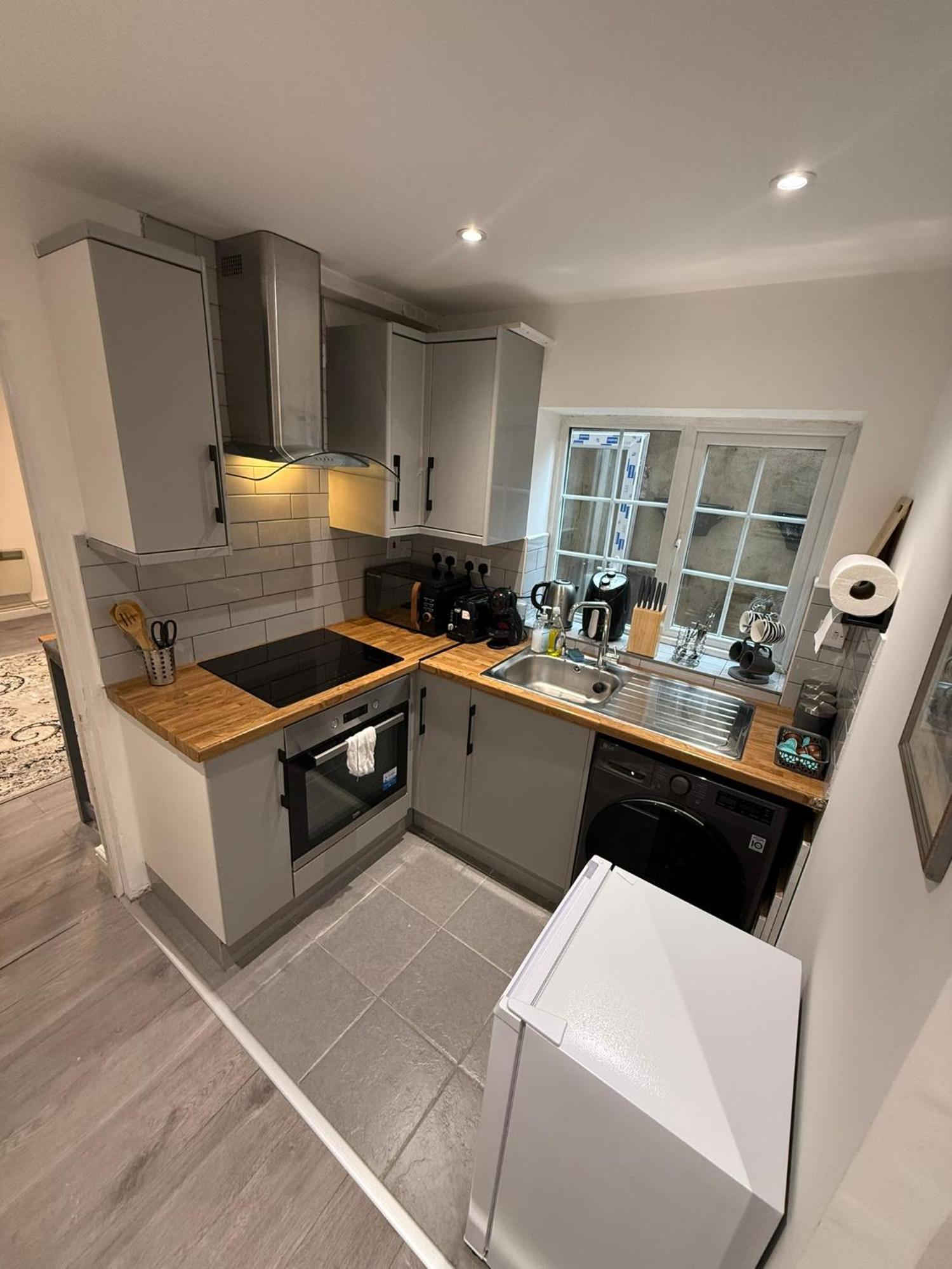 Bright And Spacious Entire One Bedroom Apartment With Living Room And Private Garden * Londres
