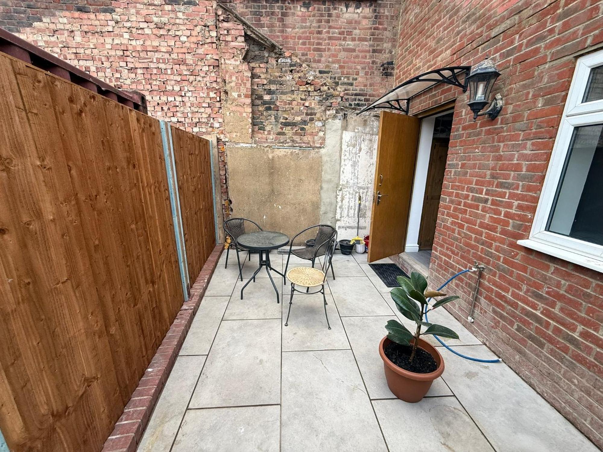 Bright And Spacious Entire One Bedroom Apartment With Living Room And Private Garden Londres